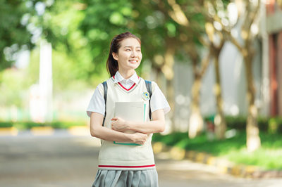 貴州大學(xué)在職研究生學(xué)費大概多少一年？