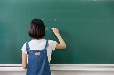 本科報(bào)考中南大學(xué)在職研究生有工作年限的要求嗎？