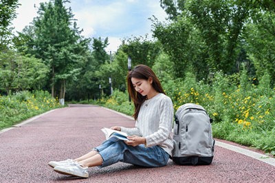 本科報考西南石油大學(xué)在職研究生有工作年限的要求嗎？