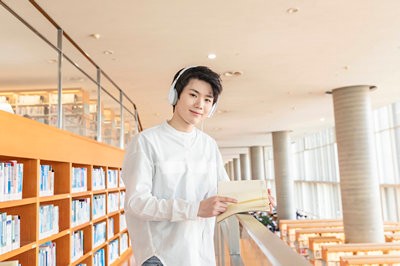 自考本科可以就讀山東財(cái)經(jīng)大學(xué)在職研究生嗎？
