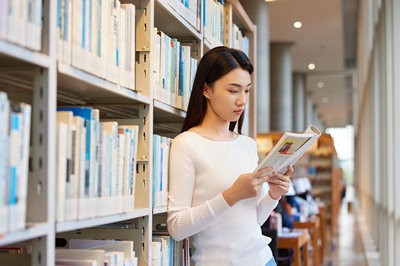 本科報考西南政法大學在職研究生有工作年限的要求嗎？
