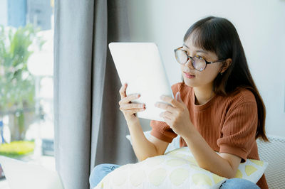 江西財經(jīng)大學(xué)在職研究生考試時間和全日制一樣嗎？