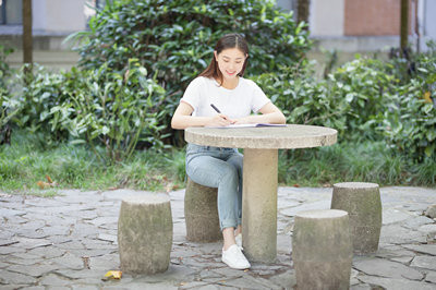 2024年?yáng)|北農(nóng)業(yè)大學(xué)在職研究生報(bào)考條件與要求是什么？