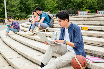 2024年西南交通大學(xué)在職研究生有雙證嗎？