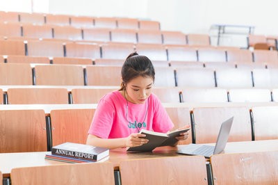 2024年華中師范大學(xué)在職研究生有哪些熱門專業(yè)？