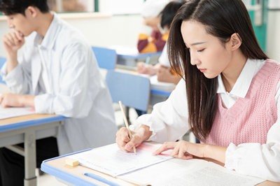 中國地質(zhì)大學(xué)在職研究生和非全日制區(qū)別是什么？