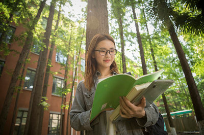 汕頭大學(xué)同等學(xué)力在職研究生是免試入學(xué)的嗎？