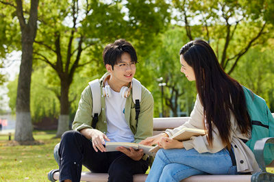 深圳大學(xué)同等學(xué)力在職研究生是免試入學(xué)的嗎？