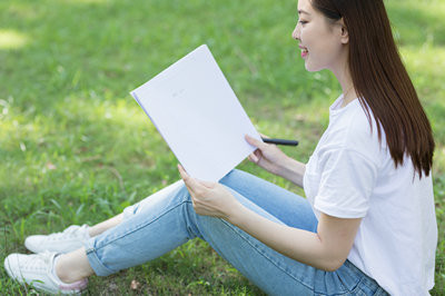 大連理工大學(xué)在職研究生考試時間和全日制一樣嗎？