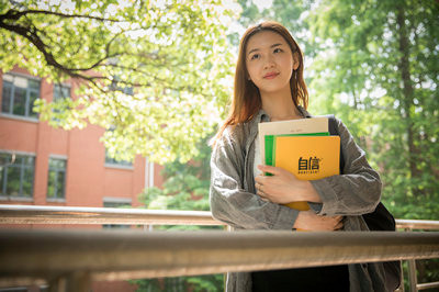 大連理工大學(xué)在職研究生費(fèi)用大概需要多少？