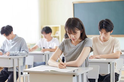 南京航空航天大學(xué)非全日制研究生考試科目是什么？