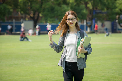 報考華東理工大學在職研究生對年齡有限制嗎？