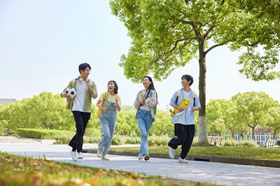 華中農(nóng)業(yè)大學(xué)在職研究生考試時(shí)間和全日制一樣嗎？