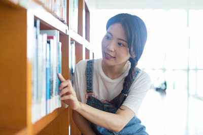 重慶理工大學(xué)在職研究生費(fèi)用大概需要多少？