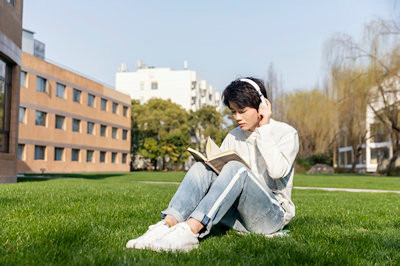 報(bào)考中國(guó)科學(xué)院大學(xué)在職研究生對(duì)年齡有限制嗎？