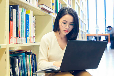 報考中國民航大學在職研究生對年齡有限制嗎？