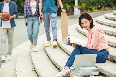 就讀蘭州財經(jīng)大學在職研究生發(fā)展前景如何？