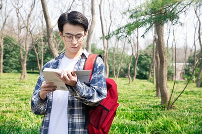 中南民族大學(xué)在職研究生畢業(yè)能不能拿學(xué)位？