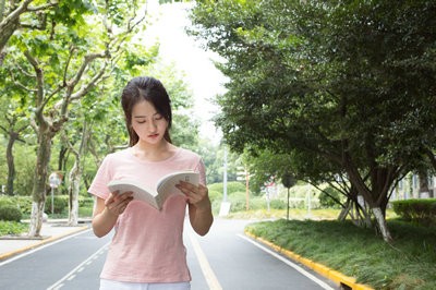2024內(nèi)蒙古民族大學(xué)在職研究生和全日制有什么不同？