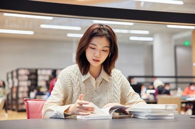 湘潭大學(xué)在職研究生畢業(yè)能不能拿學(xué)位？