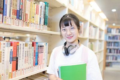 昆明理工大學(xué)在職研究生考試時間和全日制一樣嗎？