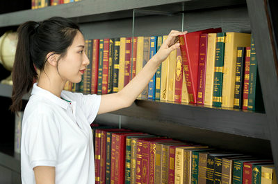 2024年對(duì)外經(jīng)濟(jì)貿(mào)易大學(xué)在職研究生有哪些熱門(mén)專(zhuān)業(yè)？