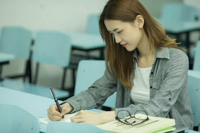 華中師范大學(xué)在職研究生和全日制研究生的區(qū)別！