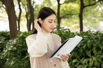 北京外國語大學(xué)在職研究生論文答辯難嗎？