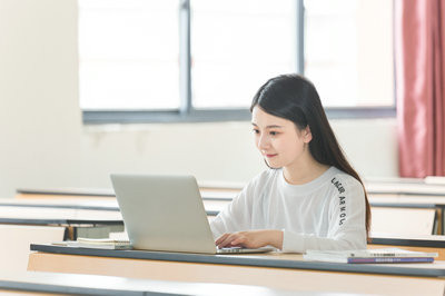 武漢紡織大學在職研究生考試難度如何？可以免試入學嗎？