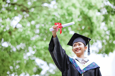 2025年浙江工商大學(xué)在職研究生證書和全日制含金量一樣嗎？