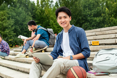 2025年廣州中醫(yī)藥大學在職研究生入學方式是什么？