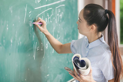 2025年西北師范大學(xué)在職研究生證書和全日制含金量一樣嗎？