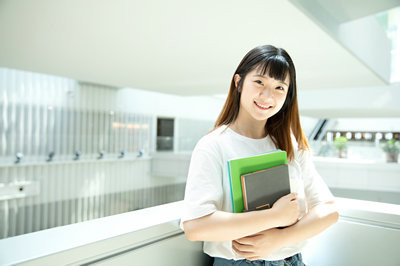 報考2025年上海財經(jīng)大學(xué)在職研究生能拿什么證？