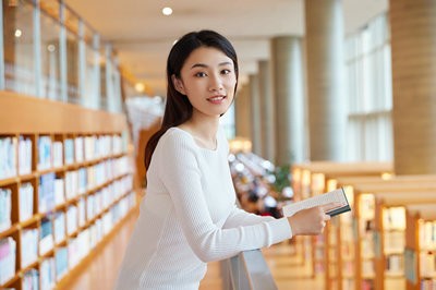 2025年武漢紡織大學(xué)非全日制研究生怎么上課？