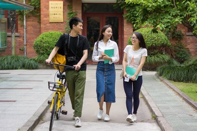 2025年北京語言大學在職研究生有雙證嗎？
