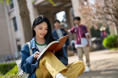 2026年西南政法大學(xué)在職研究生可以免試入學(xué)嗎？