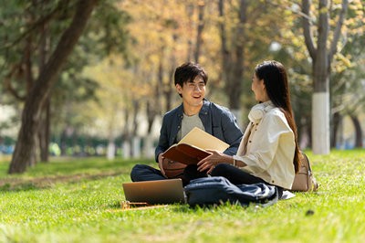 本科沒學(xué)位能不能報(bào)考2026年西南政法大學(xué)在職研究生？