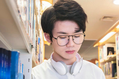 專科學(xué)歷可以攻讀應(yīng)用經(jīng)濟(jì)學(xué)在職研究生嗎？