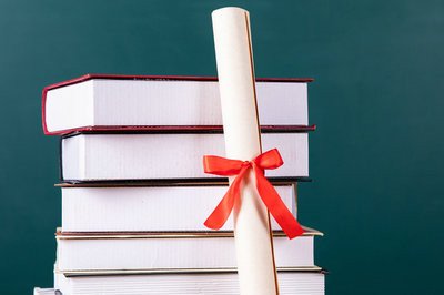 2021年西南大學(xué)在職研究生畢業(yè)頒發(fā)什么證書？