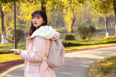 本科有學(xué)位能否報(bào)考出版在職研究生？
