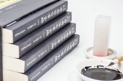 報(bào)考河南財(cái)經(jīng)政法大學(xué)在職研究生，學(xué)費(fèi)要一次交清嗎？