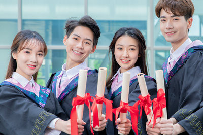 大連理工大學(xué)在職研究生值得讀嗎，好處是哪些？