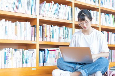 南京航空航天大學(xué)在職研究生報(bào)名費(fèi)用高嗎？多少？