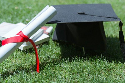 報(bào)考2022年華南師范大學(xué)在職研究生考試后要在什么時(shí)候答辯呢?