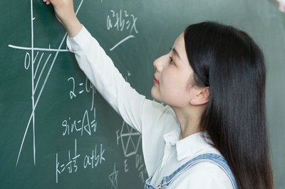 本科有學(xué)位能報(bào)黑龍江在職研究生嗎？