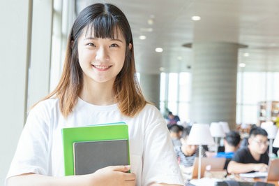 湖南大學(xué)在職研究生學(xué)費(fèi)多少，可分期交嗎？