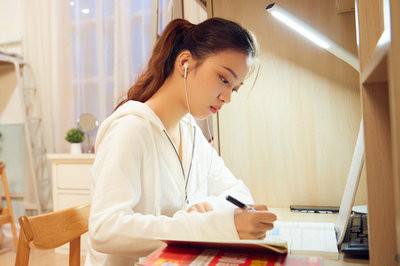 外國語言文學(xué)在職研究生報考流程是怎樣的，值得報考嗎？