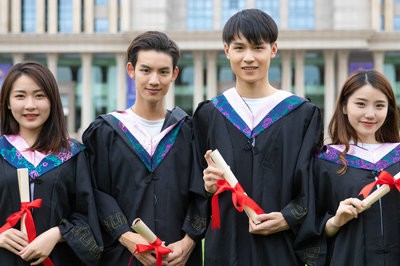 在職研究生雙證入學(xué)考試難度怎么樣？考試時(shí)間在什么時(shí)候？