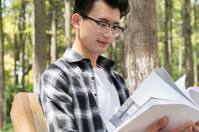 保險(xiǎn)學(xué)在職研究生畢業(yè)后可獲得哪些證書(shū)？