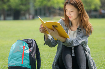 上海對(duì)外經(jīng)貿(mào)大學(xué)在職研究生有網(wǎng)絡(luò)授課嗎？